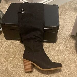 Knee-high dress boot